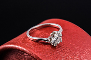 二手钻石戒指回收多少钱一克拉钻石回收要讲究方法