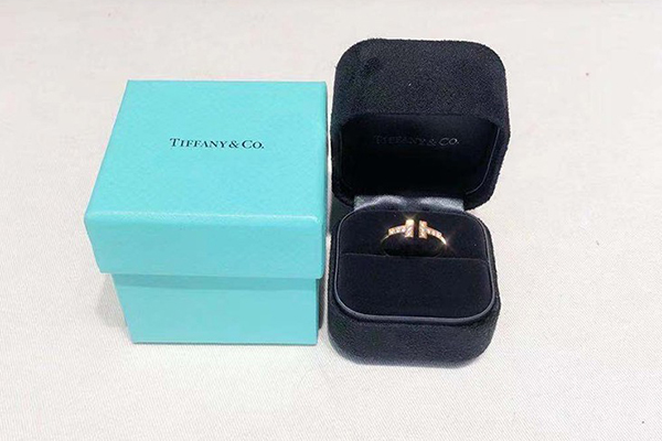 全新的蒂芙尼奢侈品钻石戒指回收几折？