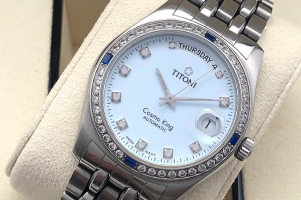 成色一般的titoni手表回收价格是多少