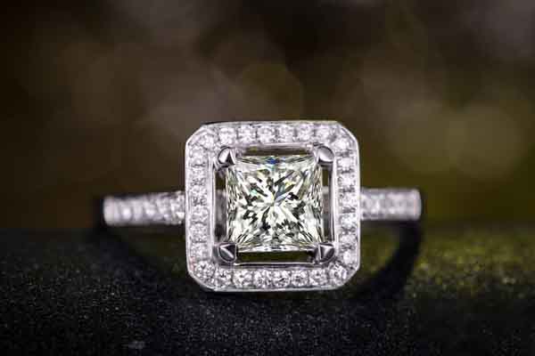  12万的钻戒可以回收多少钱关键看钻石品质