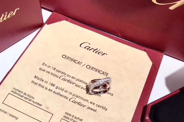卡地亚钻石戒指属于哪个档次 它和蒂芙尼品牌地位谁更高