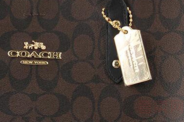 蔻驰 COACH 奢侈品 女士大号托特包手提肩背深棕色PVC F76636 IMAA8五金细节