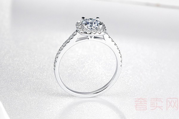 周六福 珠宝钻石戒指时尚群镶钻石 60分 SI级H色侧面展示图