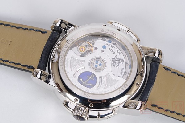 雅典手表在回收店卖二手的值钱吗？