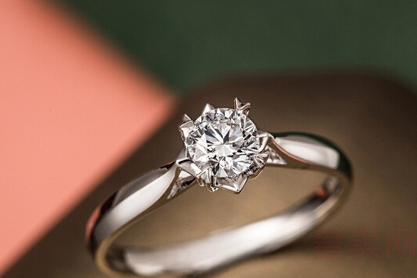前几年买的钻石戒指可以到金店卖吗