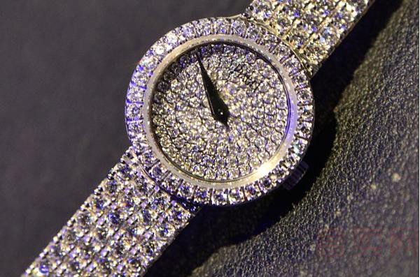 全金镶钻手表回收能拿到多高的折率