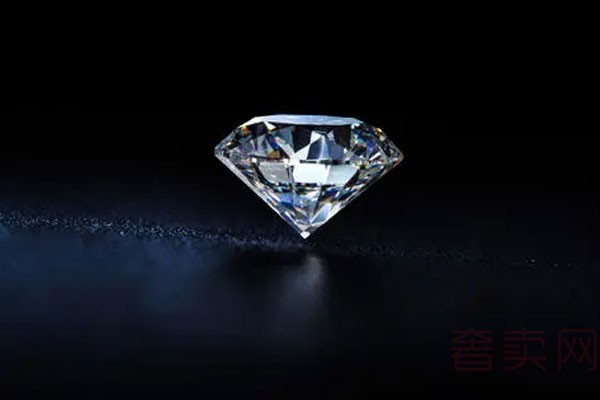 人造钻石和天然钻石有什么区别 哪个更值得选
