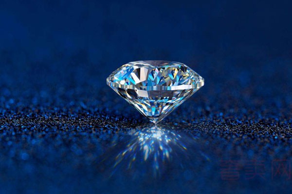 假钻石和真钻石有什么区别 如何简单有效的区分
