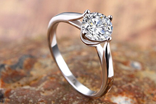 六桂福钻石戒指怎么样 它家产品贵不贵