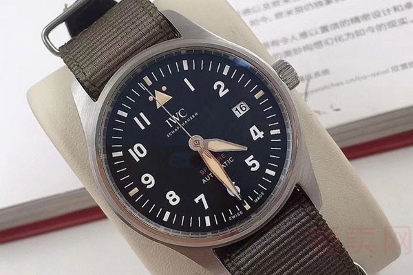 现在最流行的手表是什么牌子 如何选择不过时的表款