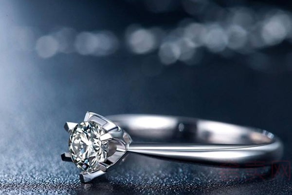钻石戒指买什么牌子好 国内和国外的品牌谁更可选
