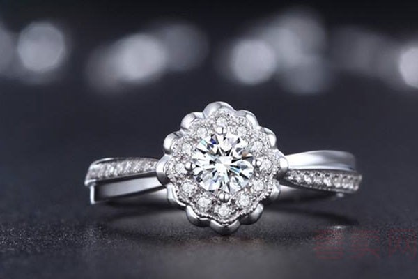 钻石戒指买什么牌子好 国内和国外的品牌谁更可选