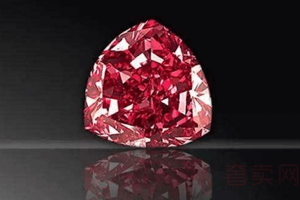 钻石和红宝石哪个值钱 它们之间的区别是怎样的