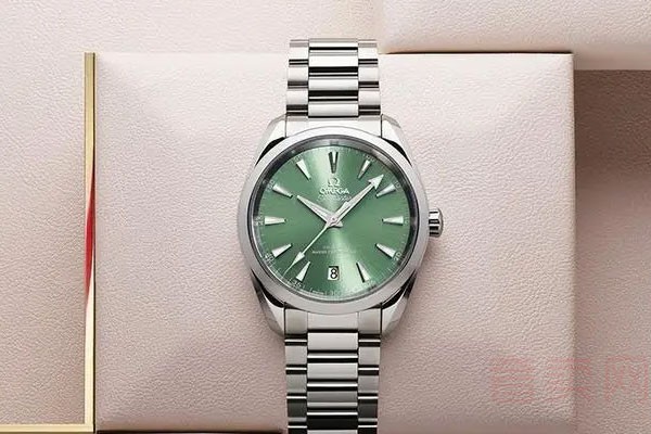 50岁左右的女人戴什么手表好 增添自信的好表有这些
