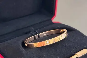 上海二手梵克雅宝珠宝回收新去处！宝易埠专业回收卡地亚，宝格丽，蒂芙尼